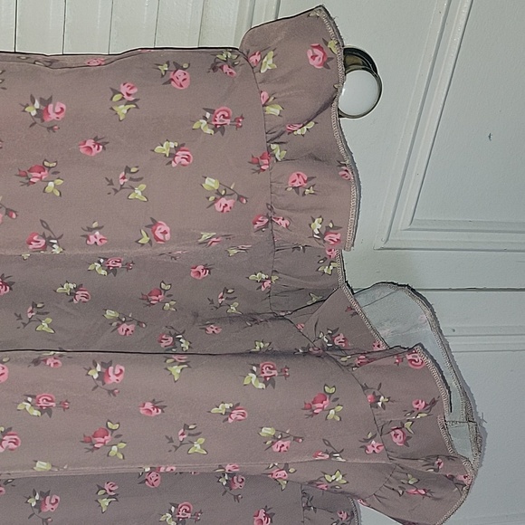 Puff Sleeve Romper - Picture 12 of 13